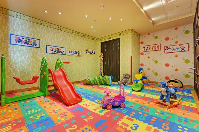 Abidos Apartments Dubailand includes playgrounds and services for children.