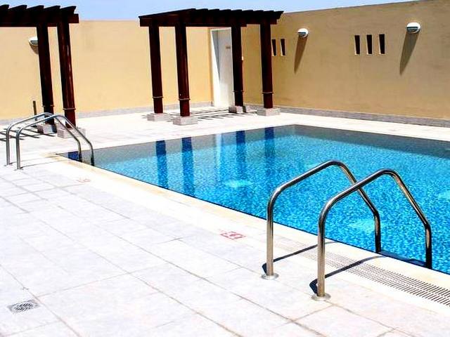 Montreal Naif Dubai's facilities vary from pool to spa