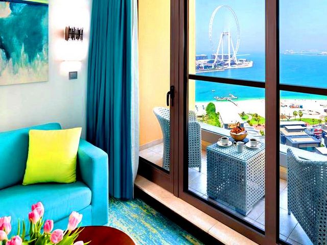 JA Ocean View Hotel Dubai enjoys charming views of the sea and the city