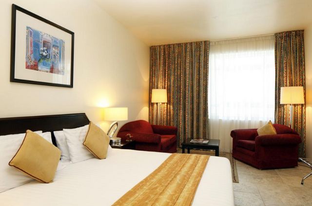 Avari Hotel Apartments is a great choice for travelers interested in shopping and entertainment
