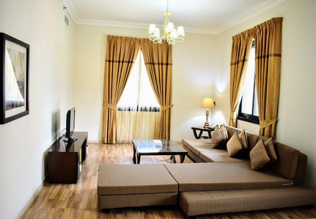 Alwaleed Palace Hotel Oud Metha includes units of different sizes to suit all tastes