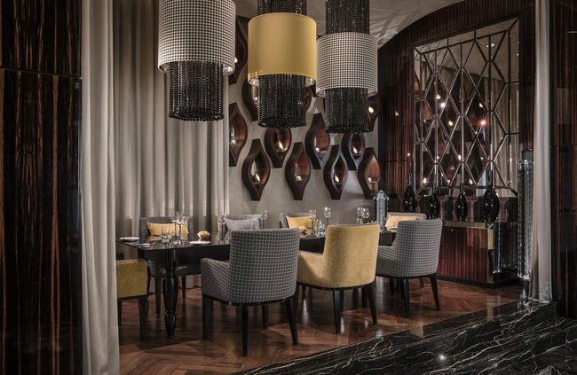 Residents of One & Only The Palm have a unique dining experience.
