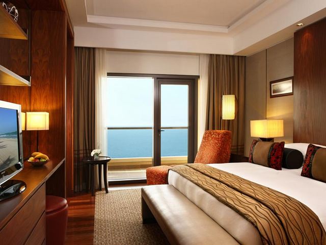 Amwaj Rotana Dubai JBR provides a variety of accommodation units, including connecting rooms.