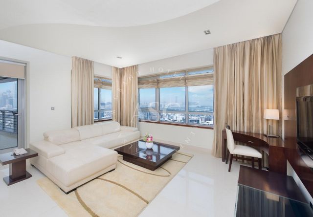 Al Salam Hotel Suites Dubai provides great views of the Dubai skyline