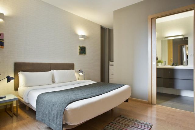 A report on the best Barcelona hotels that include elegant rooms