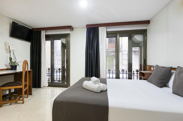 1581405929 454 Top 5 of the cheapest hotels in Barcelona 2020 - Top 5 of the cheapest hotels in Barcelona 2022
