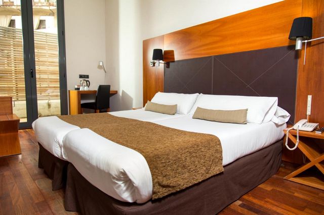 1581405929 734 Top 5 of the cheapest hotels in Barcelona 2020 - Top 5 of the cheapest hotels in Barcelona 2022