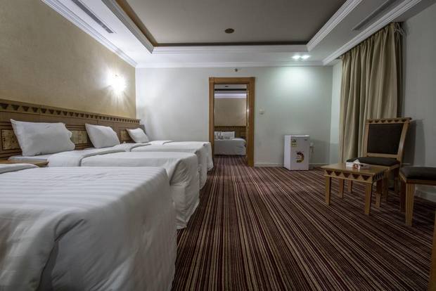 Rahaf Al Mashaer Hotel is one of the best hotels in North Azizia, Makkah, which provides good sized rooms