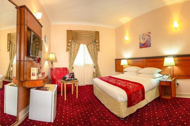 Elegance and luxury in the hotel furnishings and furnishings close to the campus, and its price is reasonable