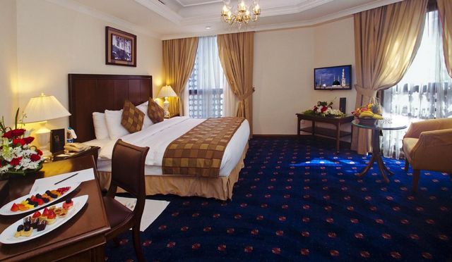 Four-star hotels in Medina One of the best four-star hotels in Medina, which provides spacious family accommodation overlooking the Prophet's Mosque