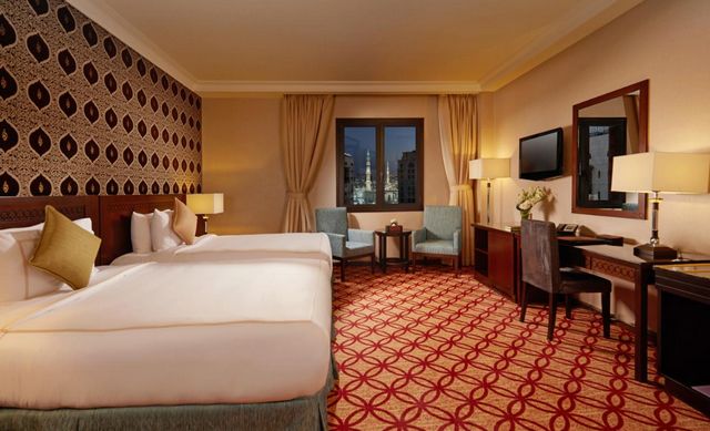 In this guide we have chosen for you the most luxurious hotels in the city 