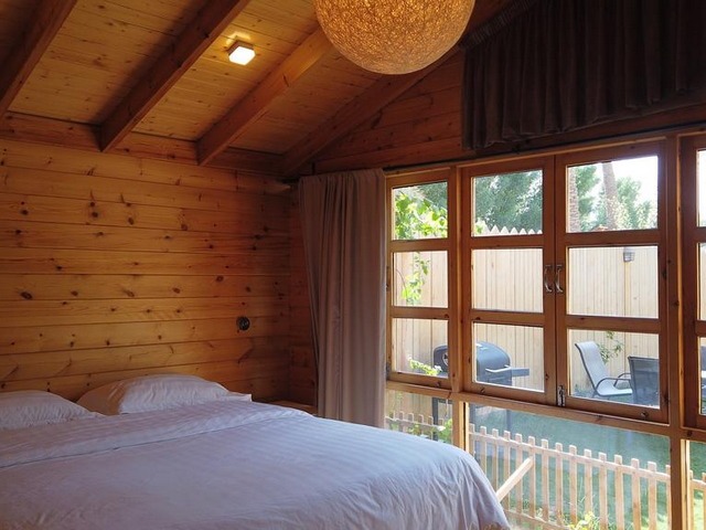 Room overlooking the garden in the best small chalet in Riyadh