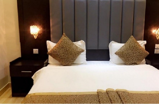 Hotels on Sheikh Jaber Road in Riyadh offer varied and luxurious accommodations.