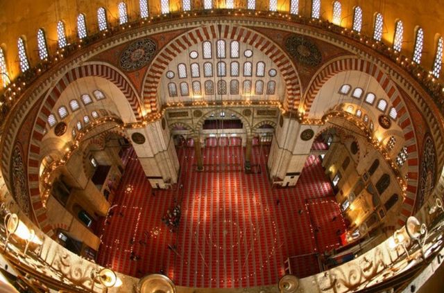 1581410679 289 The 9 best activities when visiting the Suleymaniye Mosque Istanbul - The 9 best activities when visiting the Suleymaniye Mosque, Istanbul