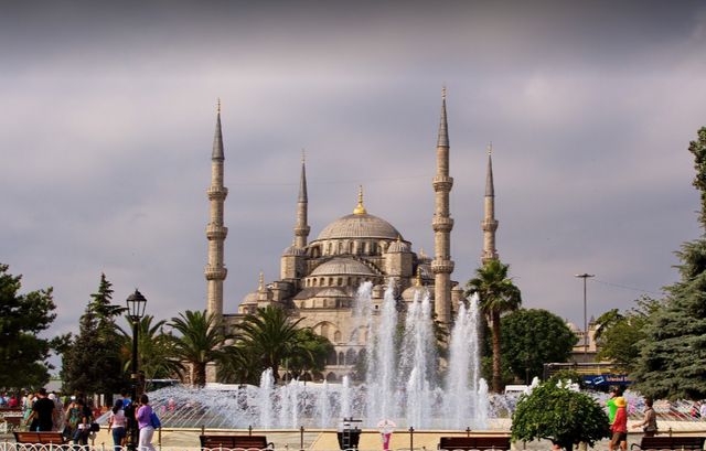 1581410719 360 The 6 best activities when visiting Sultan Ahmed Mosque in - The 6 best activities when visiting Sultan Ahmed Mosque in Istanbul
