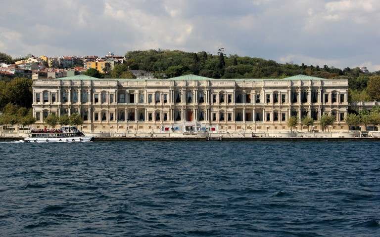 1581410799 537 The 4 best activities in Istanbuls Ortakoy area - The 4 best activities in Istanbul's Ortakoy area