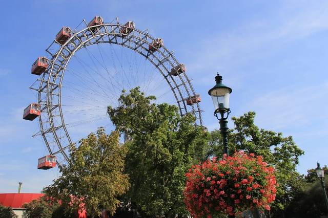 1581410839 356 Top 5 activities when you visit Vienna Ferris Wheel - Top 5 activities when you visit Vienna Ferris Wheel