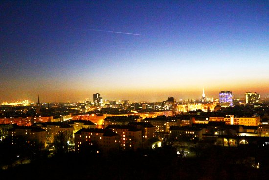 The giant wheel of Vienna is one of the best places for tourism in Austria