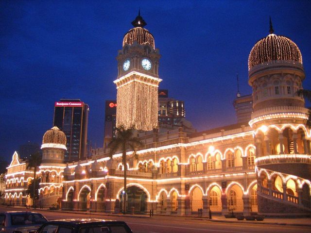 Sultan Abdul Samad Building is one of the most beautiful tourist attractions in Kuala Lumpur