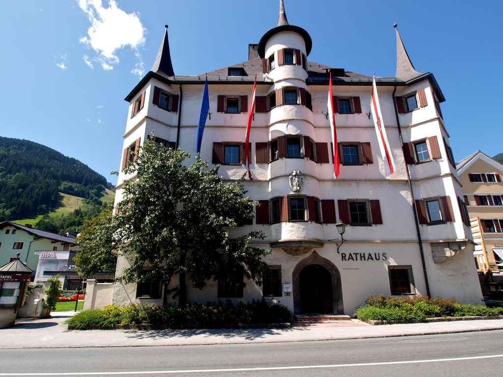 Rosenborg Castle is one of the most important tourist attractions Zell am See - views of Zell am See