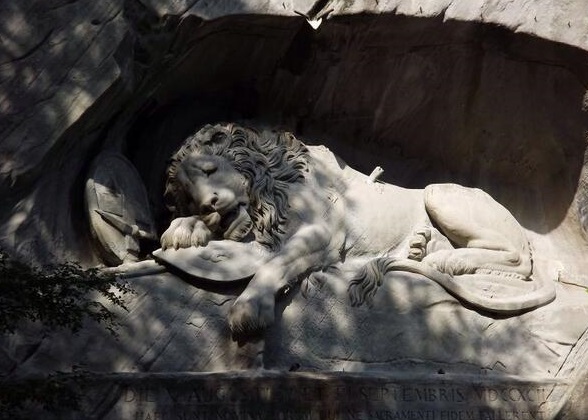 The lineage of the wounded lion is one of the most important tourist attractions in Lucerne, Switzerland