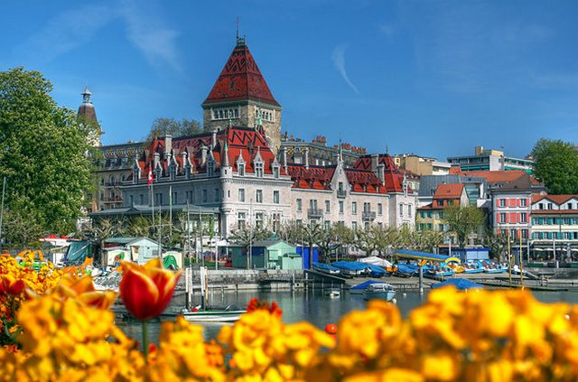 Lausanne is one of the travel destinations to Suipesra 