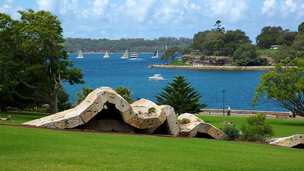 Royal Botanical Garden is one of the most beautiful tourist places in Sydney, Australia