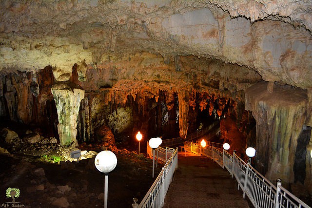 The Cave of Bani Aad in Tlemcen, a tourist in the underground