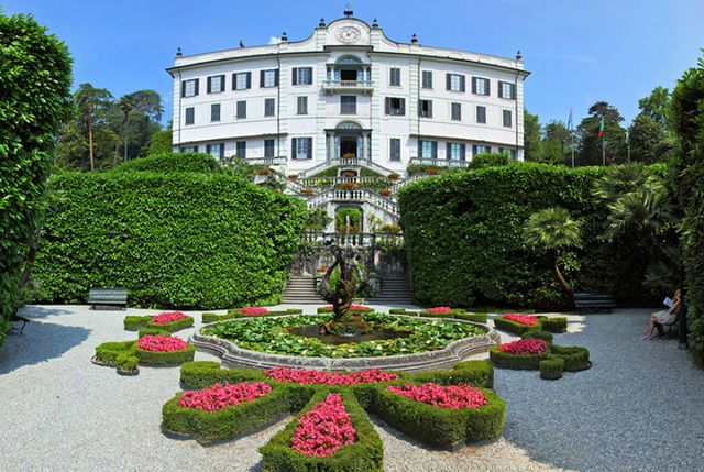 Rest in Como and see the Carlotta villa