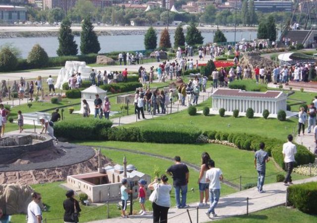 Istanbul Gardens