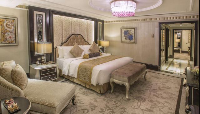 As a guide, it helps you to book luxury hotels in Riyadh