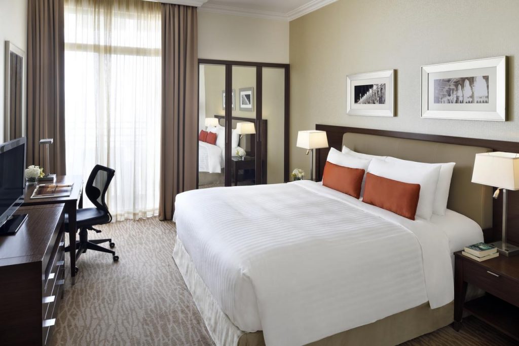 Marriott Executive Apartments is one of the luxurious hotel apartments in Riyadh, it offers great facilities.