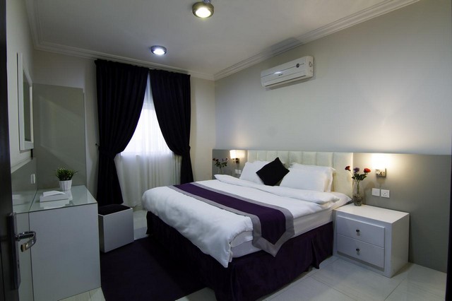 Rovan Furnished Apartments offers a choice of apartments close to Granada Mall, suitable for groups or couples