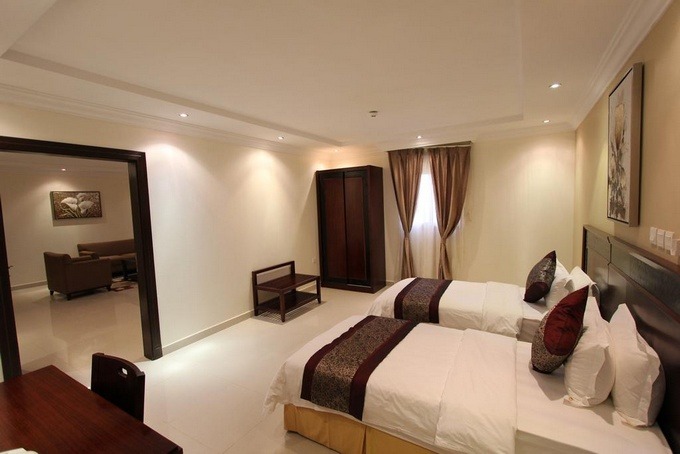 Hotels near Riyadh Park for hotel suites suitable for family trips.