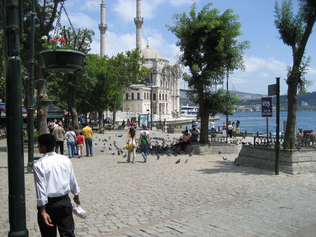1581416059 538 Learn about the most beautiful tourist places in Ortakoy Istanbul - Learn about the most beautiful tourist places in Ortakoy Istanbul