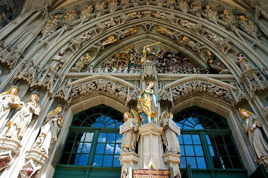 Learn the most beautiful and famous landmarks in the Swiss city of Bern