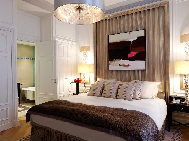 The Majestic Paris Hotel is the most prominent hotel in Paris close to the Champs Elysees 
