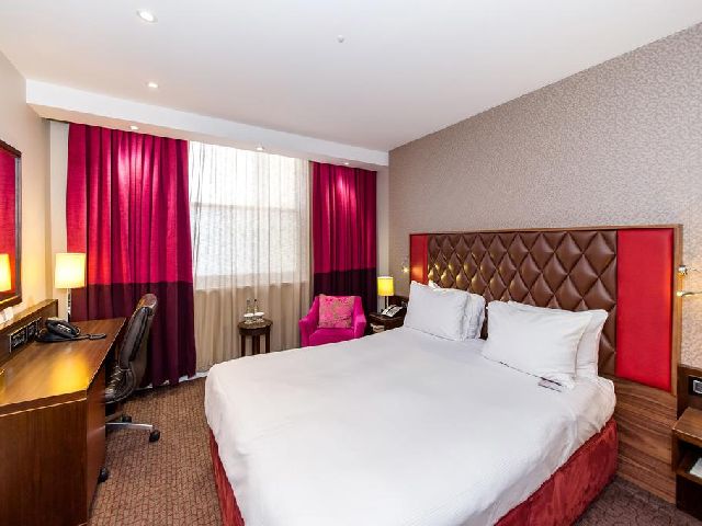 Hilton Marble Arch, a luxury London hotel, is a DoubleTree by Hilton hotel chain