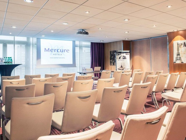 The Mercure Champs Elysées Hotel Paris has spacious and upscale meeting rooms