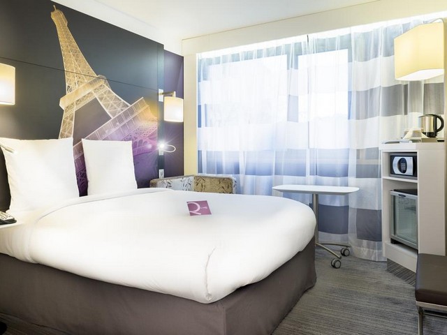 Learn about the upscale Mercure Champs Elysees Hotel Paris with its distinct facilities