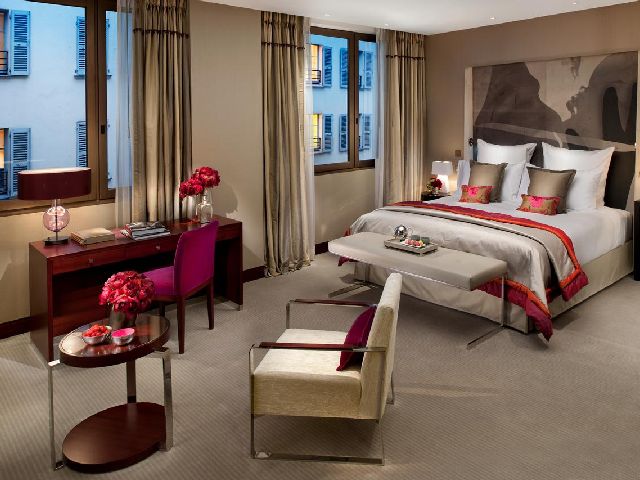 The best resorts of Paris include the Mandarin Oriental Paris with luxurious and comfortable furniture