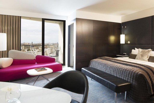 We have collected all the best series from the Renaissance Paris Hotel