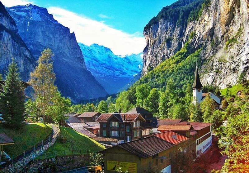 70 waterfalls are waiting for you in the Lauterbrunnen Valley - 70 waterfalls are waiting for you in the Lauterbrunnen Valley, Switzerland