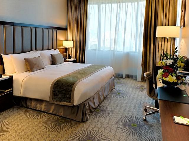 Holiday Inn Makkah features spacious rooms and suites that suit families