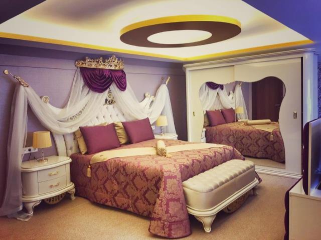 Royal Life Exclusive Hotel