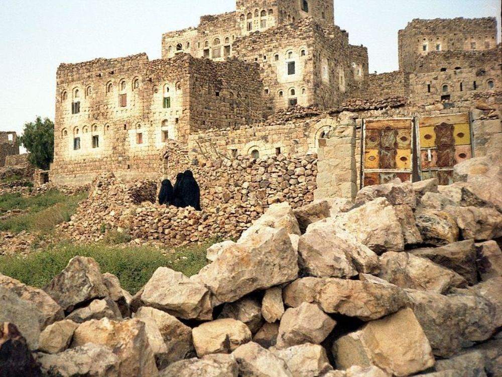 Holiday-May-city-Shahara-and-visit-landmarks-Yemen-Wikipedia-Bernard-Gagnon_1000 x 750