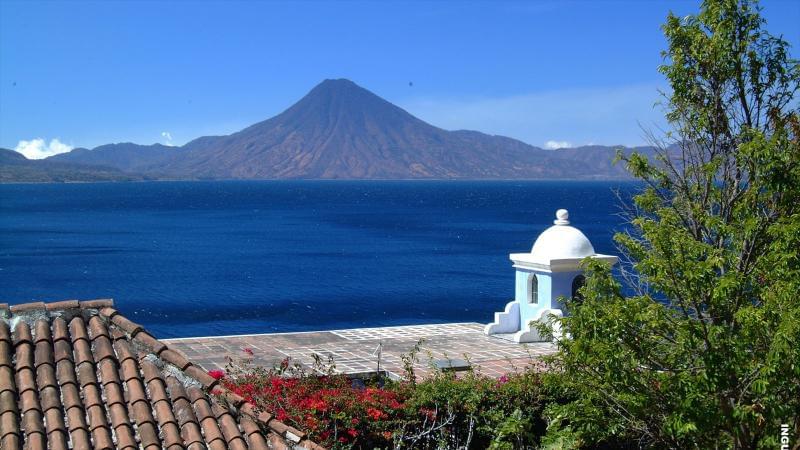 An interesting experience when traveling to the volcanic lake of - An interesting experience when traveling to the volcanic lake of Atitlan