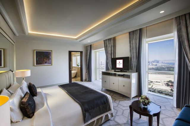 Dubai hotels Sheikh Zayed Road 5-star rank offers a full range of services