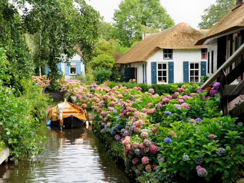 Dutch village of Giethoorn