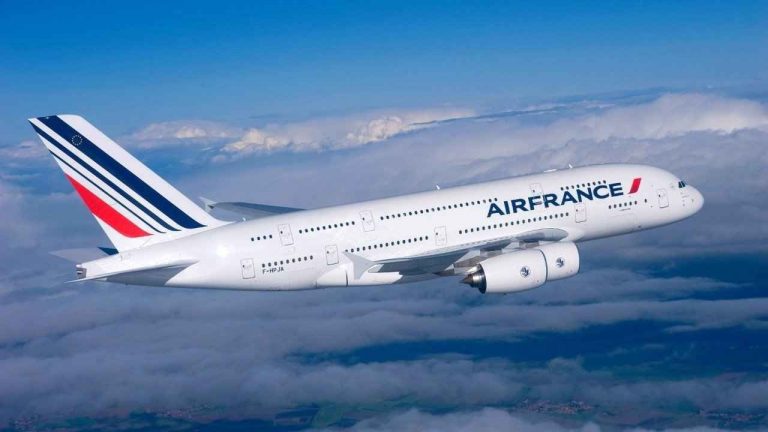 Economic aviation in France ... the largest French economic airline - Economic aviation in France ... the largest French economic airline